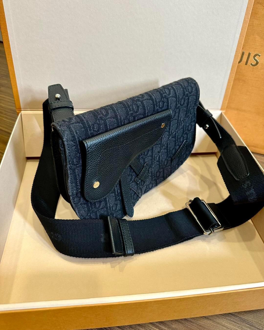 Túi Dior Black Saddle Pouch Likenew 98%