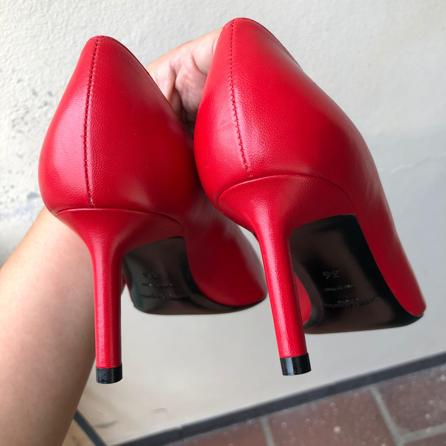 YSL - Classic Red Zoe Stilettos sz 36: