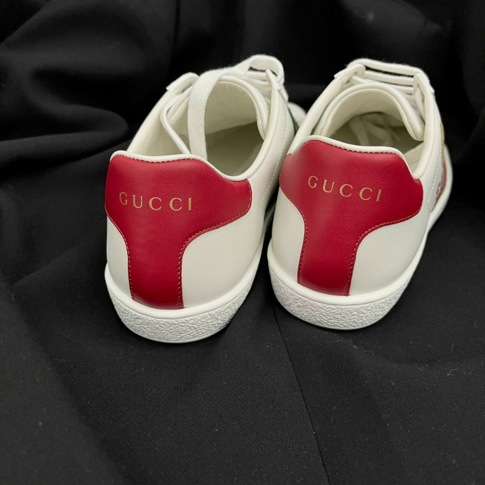 Giày Gucci trắng sọc xanh đỏ logo mèo, gót đỏ siêu xinh