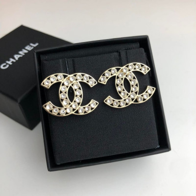 Khuyên tai Chanel logo CC full đá sang chảnh