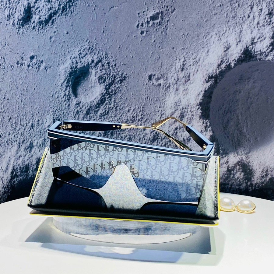 Kính Dior