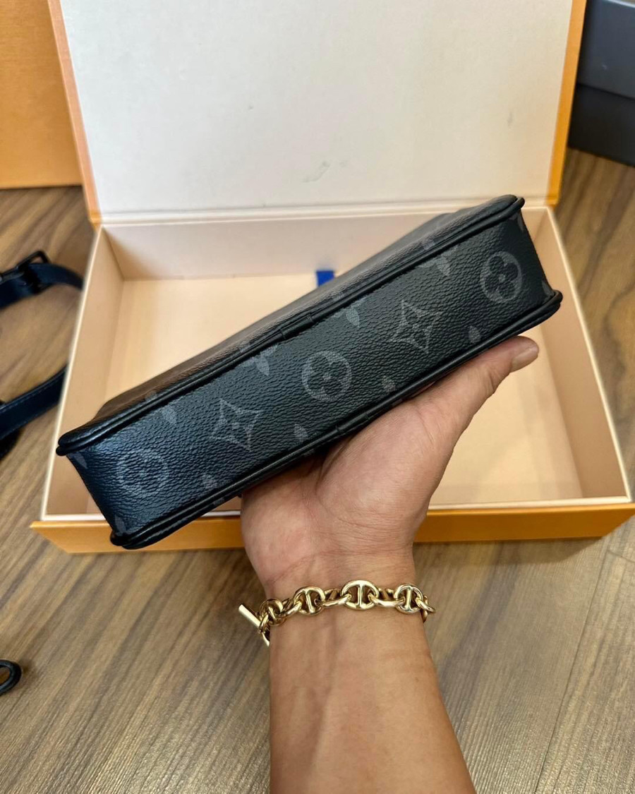Clutch LV Volga monogram likenew 99%