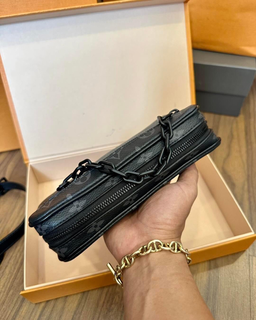 Clutch LV Volga monogram likenew 99%