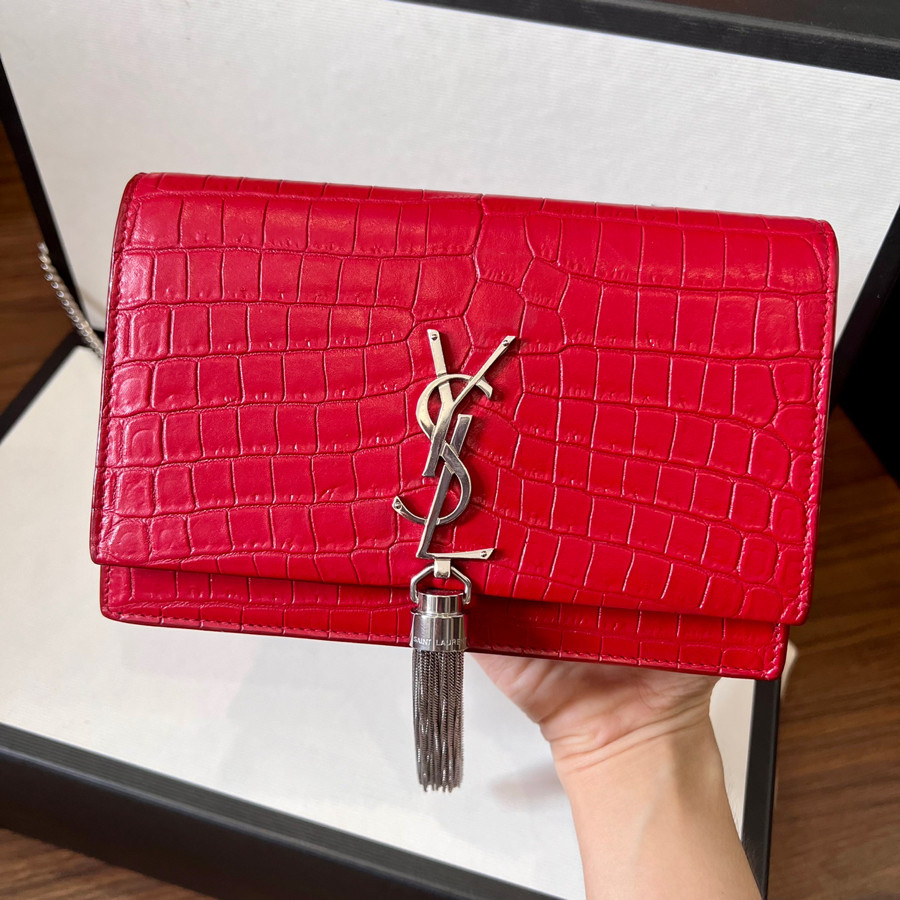 SAINT LAURENT KATE CHAIN WALLET WITH TASSEL IN CROCODILE-EMBOSSED LEATHER