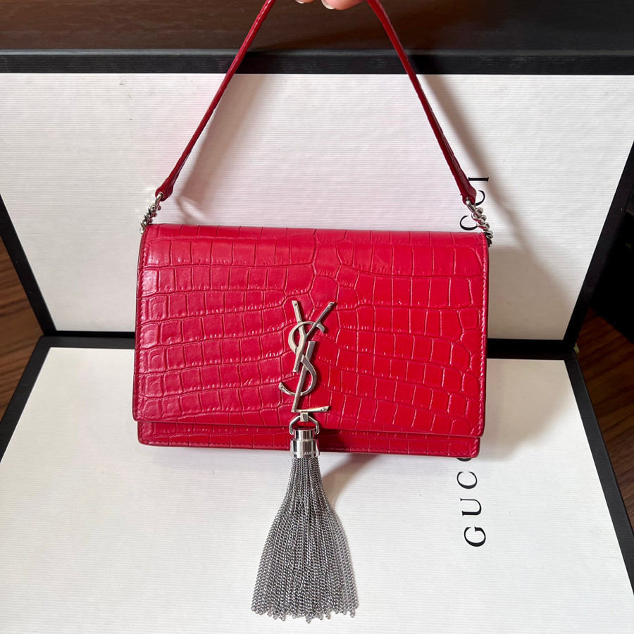 SAINT LAURENT KATE CHAIN WALLET WITH TASSEL IN CROCODILE-EMBOSSED LEATHER