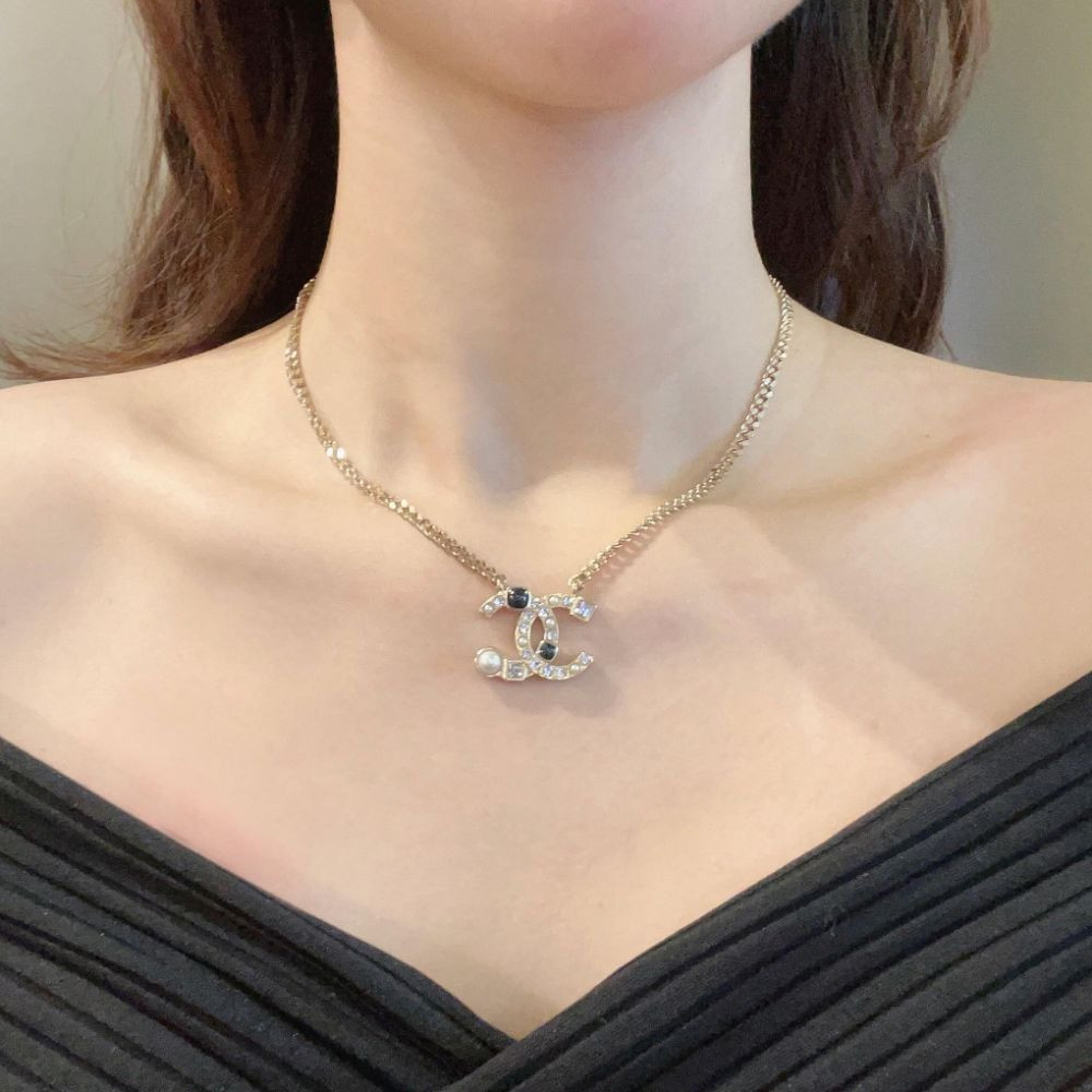 Choker Chanel phối logo CC siêu xinh