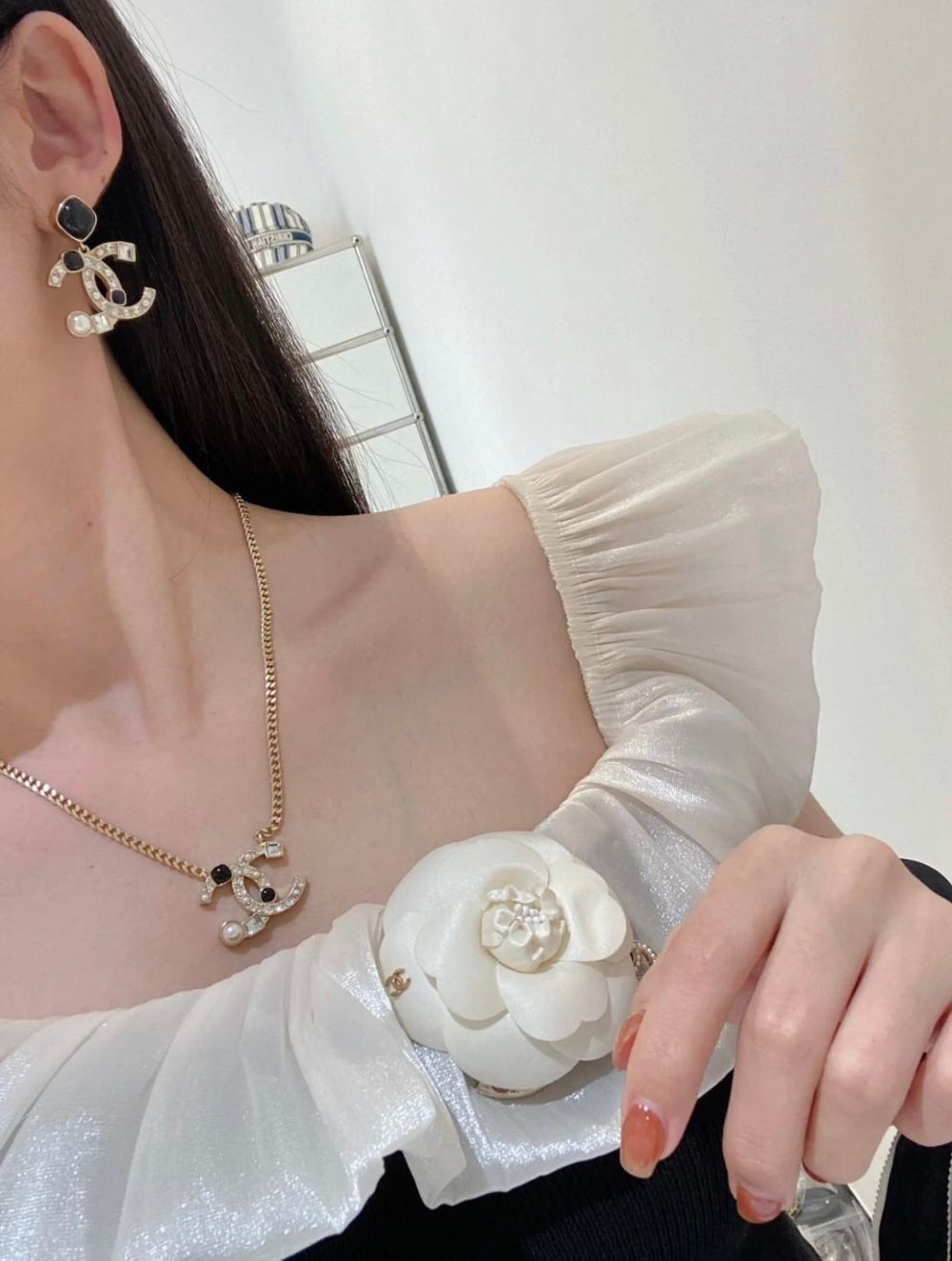 Choker Chanel phối logo CC siêu xinh