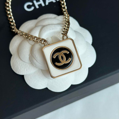 Choker Chanel new collection siêu xinh