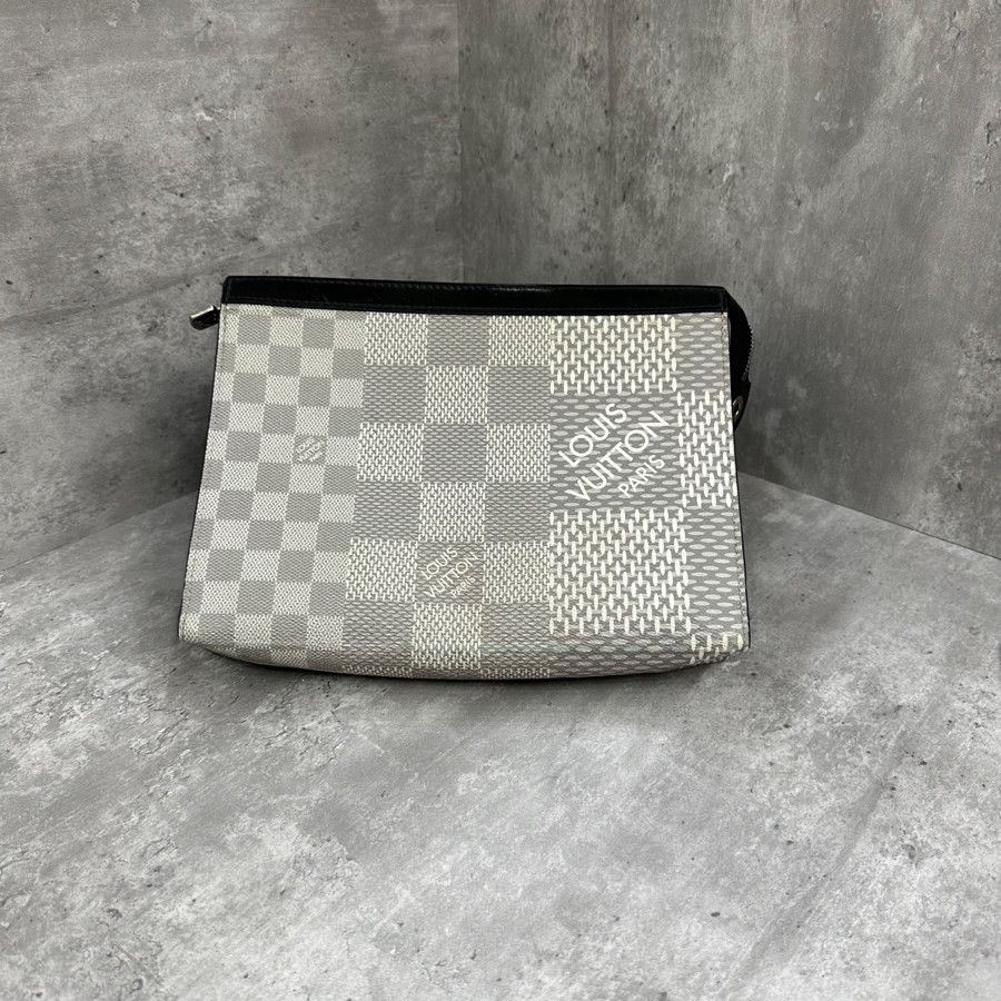 Clutch LV