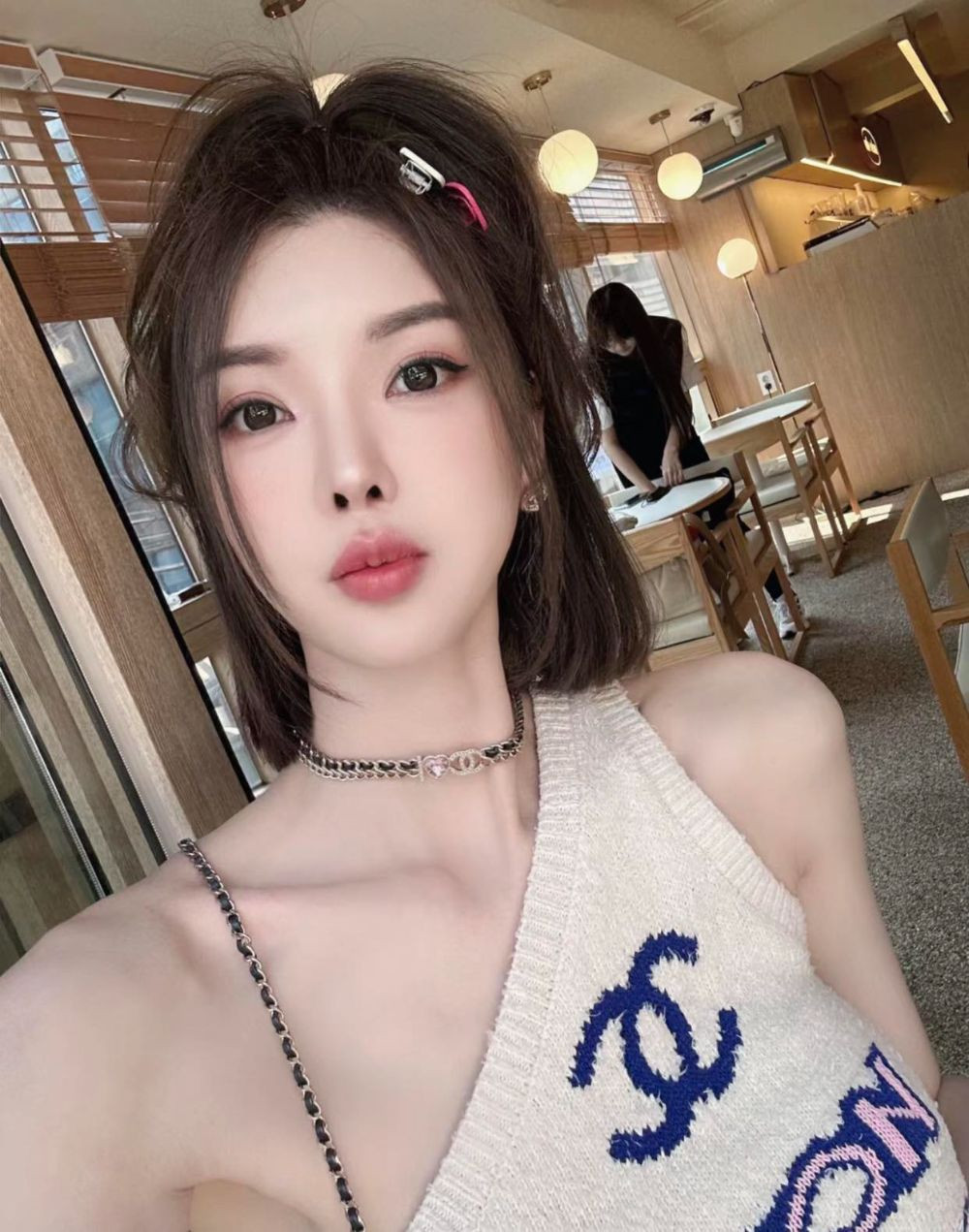 Choker Chanel logo CC phối trái tim đính đá xinh xỉu