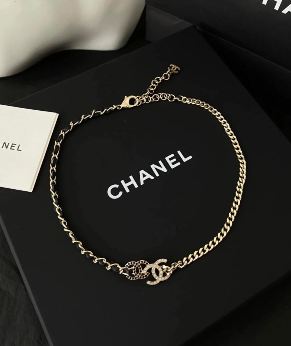 Choker Chanel logo CC xinh xắn