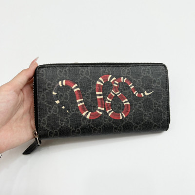 Ví zip Gucci rắn