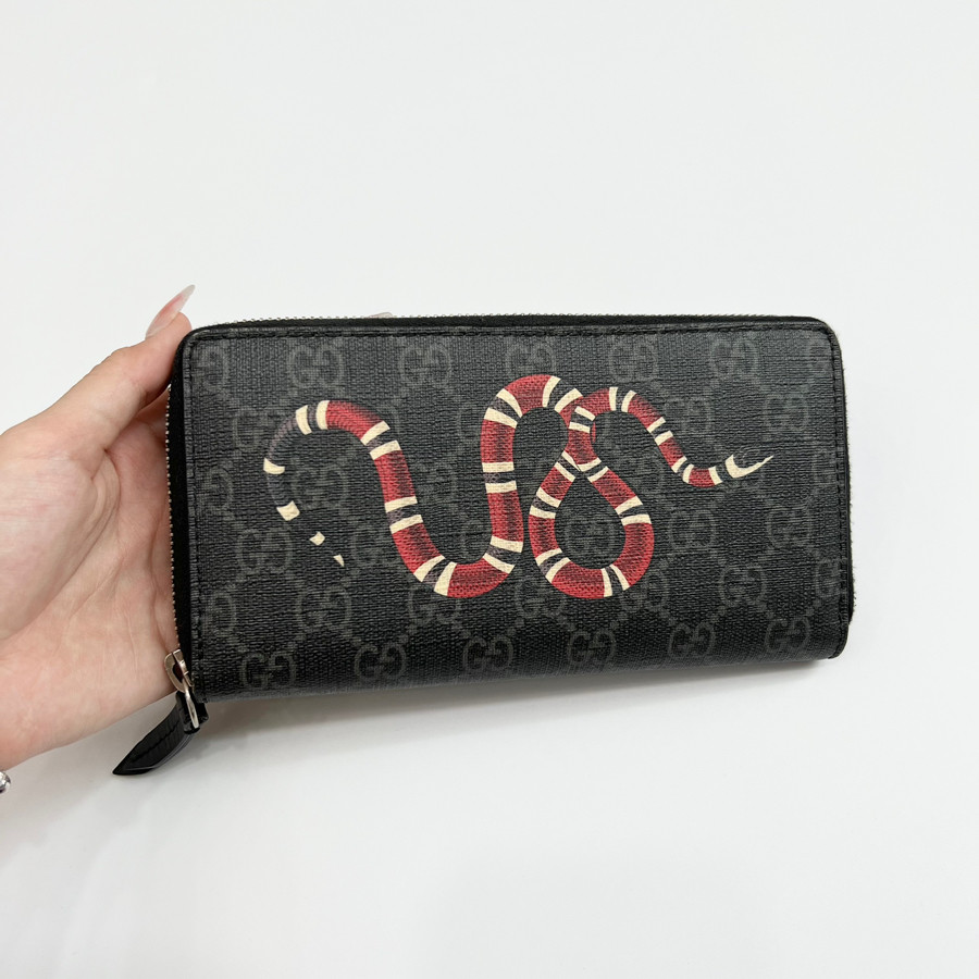 Ví zip Gucci rắn