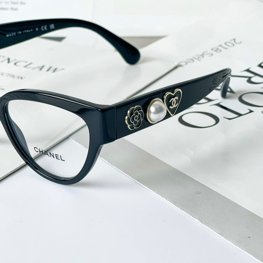 Kính cận Chanel mắt mèo đi kèm 3 icon biểu tượng của hãng  ✨