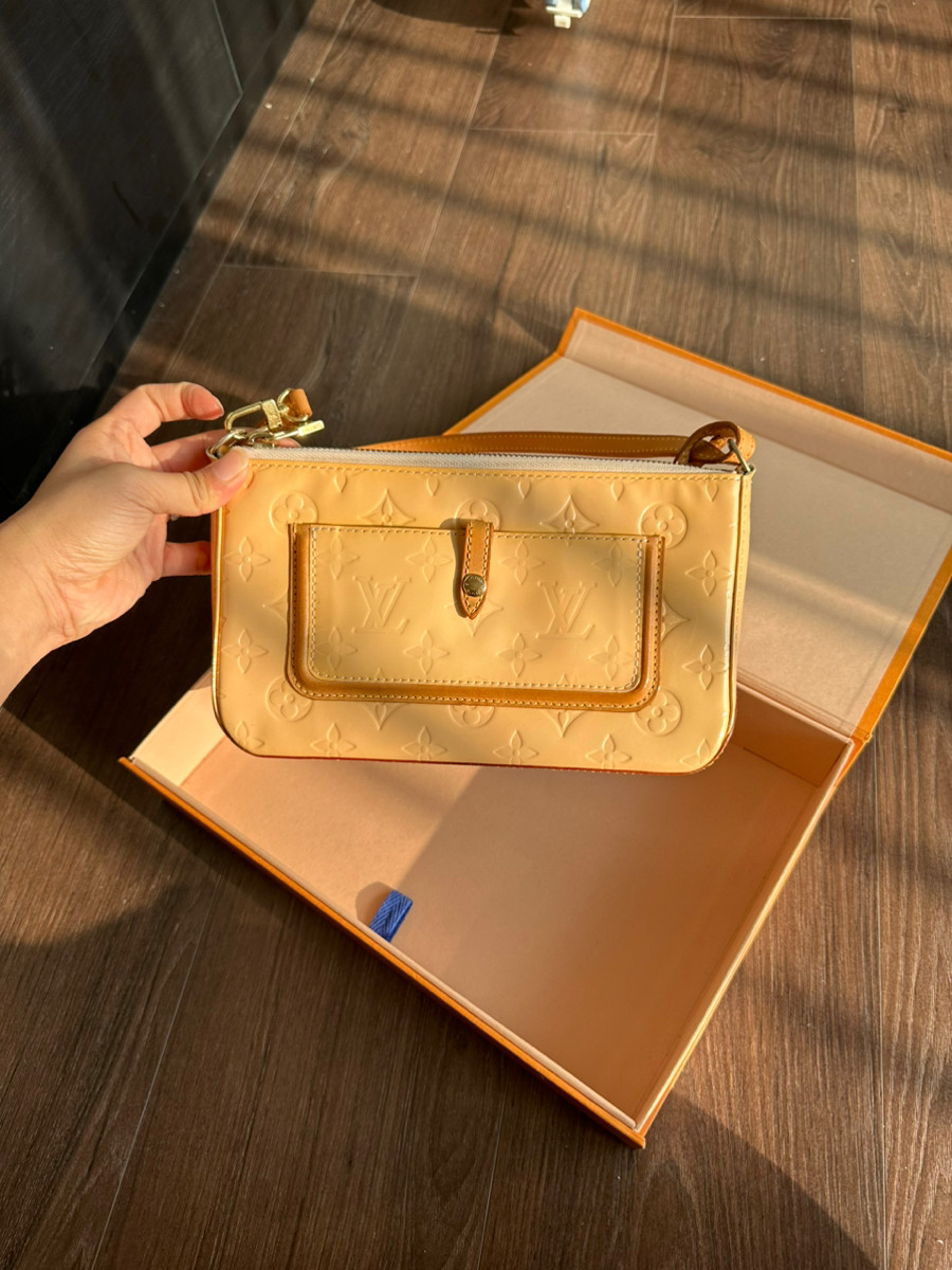 Pochette vernis