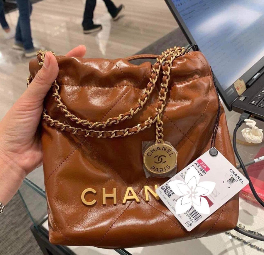 Túi CC hobo mini 23A - Màu Caramel mới