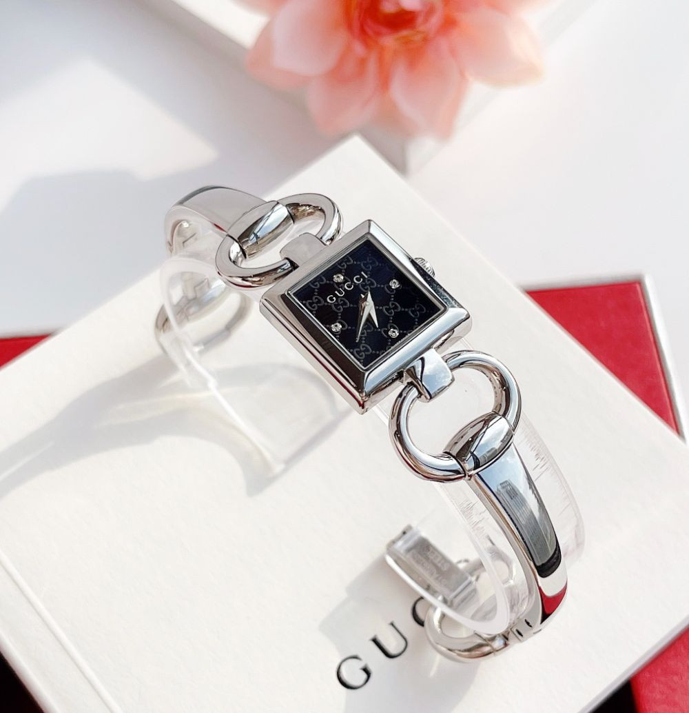 Đồng hồ Gucci Tornavoni Silver dial diamond Case 26mm