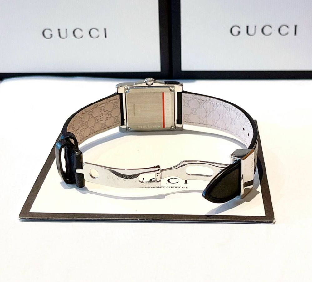 Đồng hồ Gucci 138 Rectangle Case 26*27mm