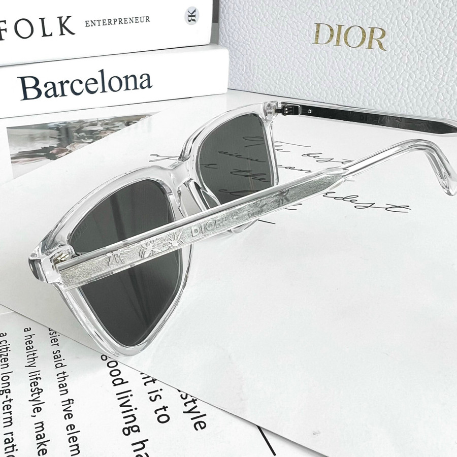 Kính râm Dior Indior S1I mẫu 2023 siêu nhẹ đi kèm gọng logo quá xinh    Tín đồ hàng hiệu