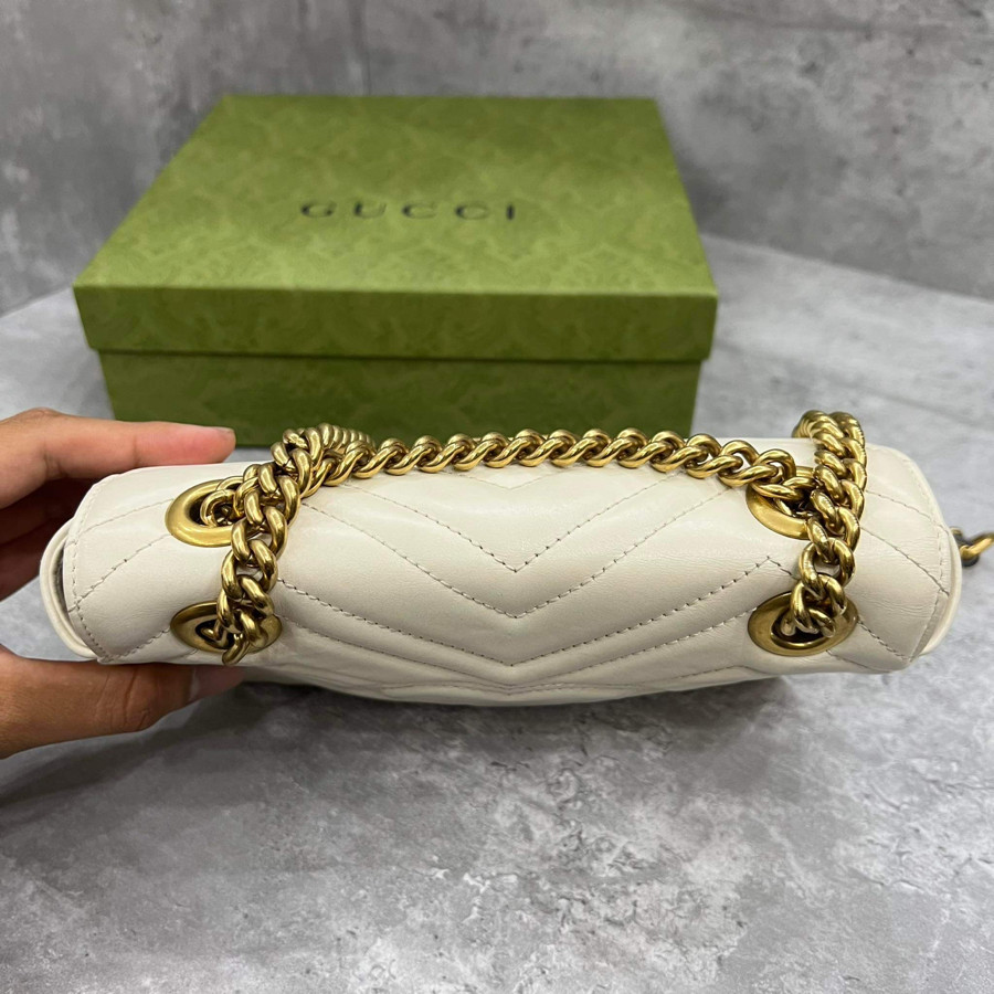 Gucci marmont trắng