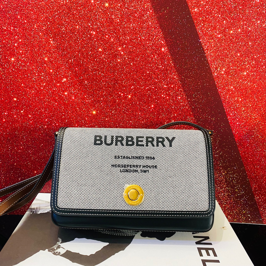 Túi Burberry