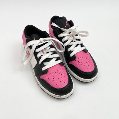 Giày sneaker Jordan1 low pink