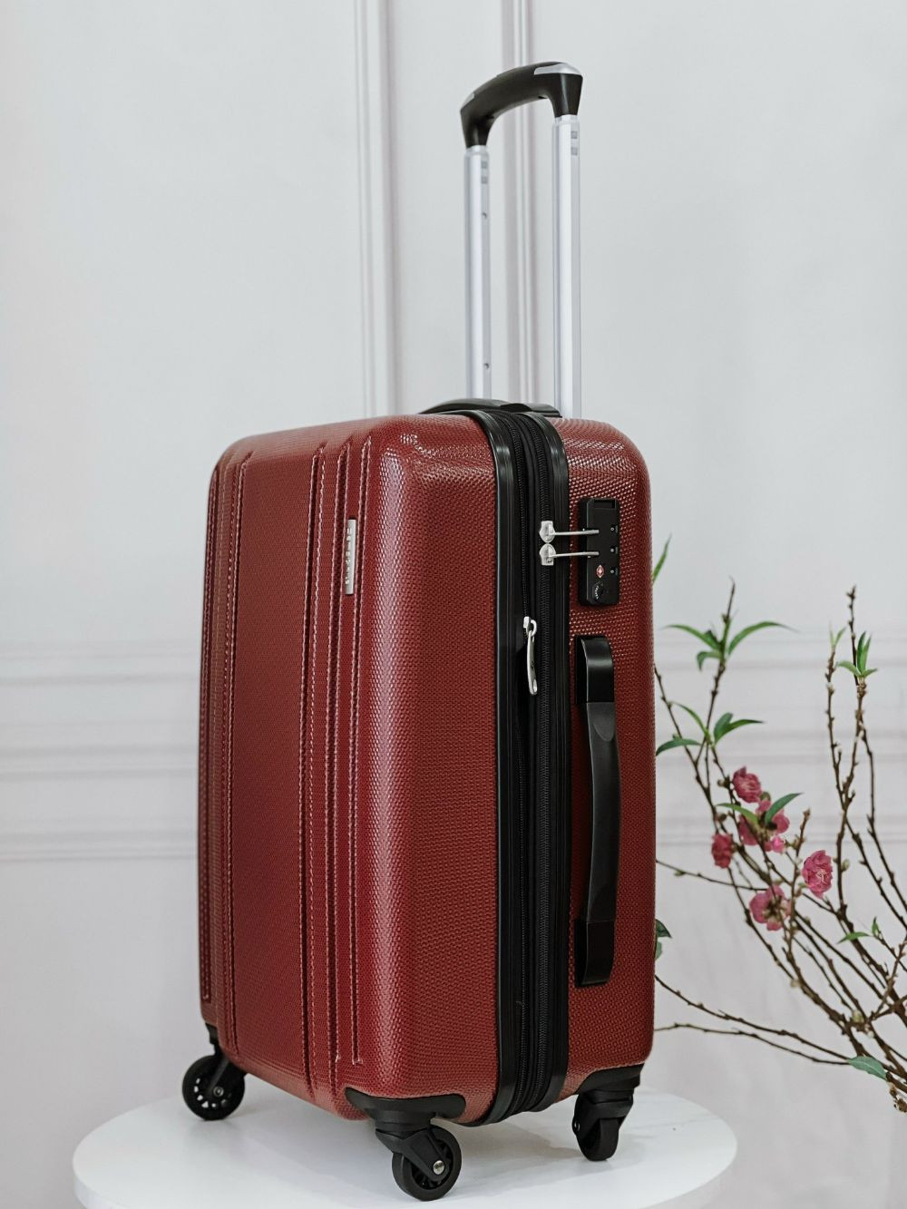 Vali Samsonite carbon có khóa số size 20