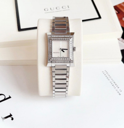 Đồng hồ Gucci Guccio 111 Quartz Diamond Silver Dial Silver Tone Ladies Case 25*30mm