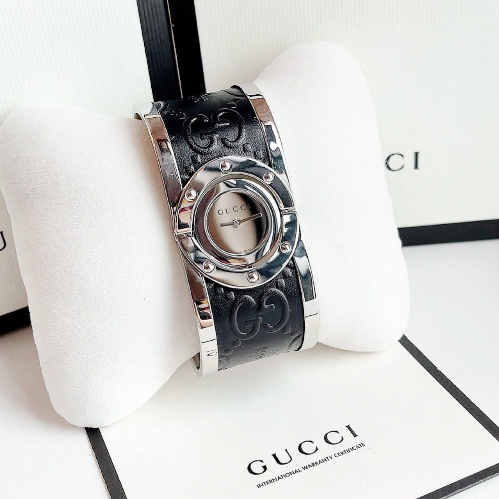 Đồng hồ Gucci Twirl Case 23mm