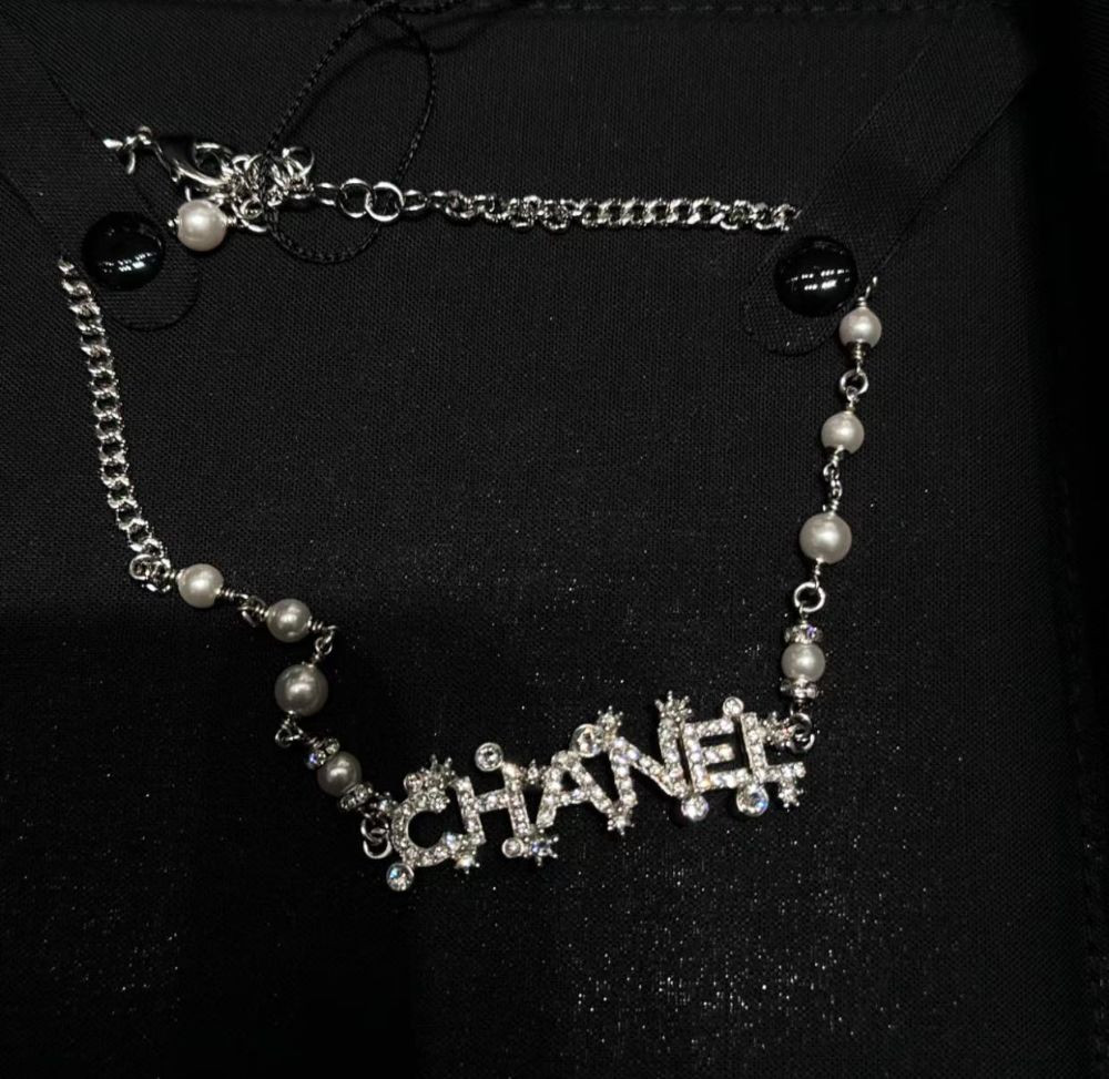 Choker Chanel ngọc trai phối đá siêu xinh