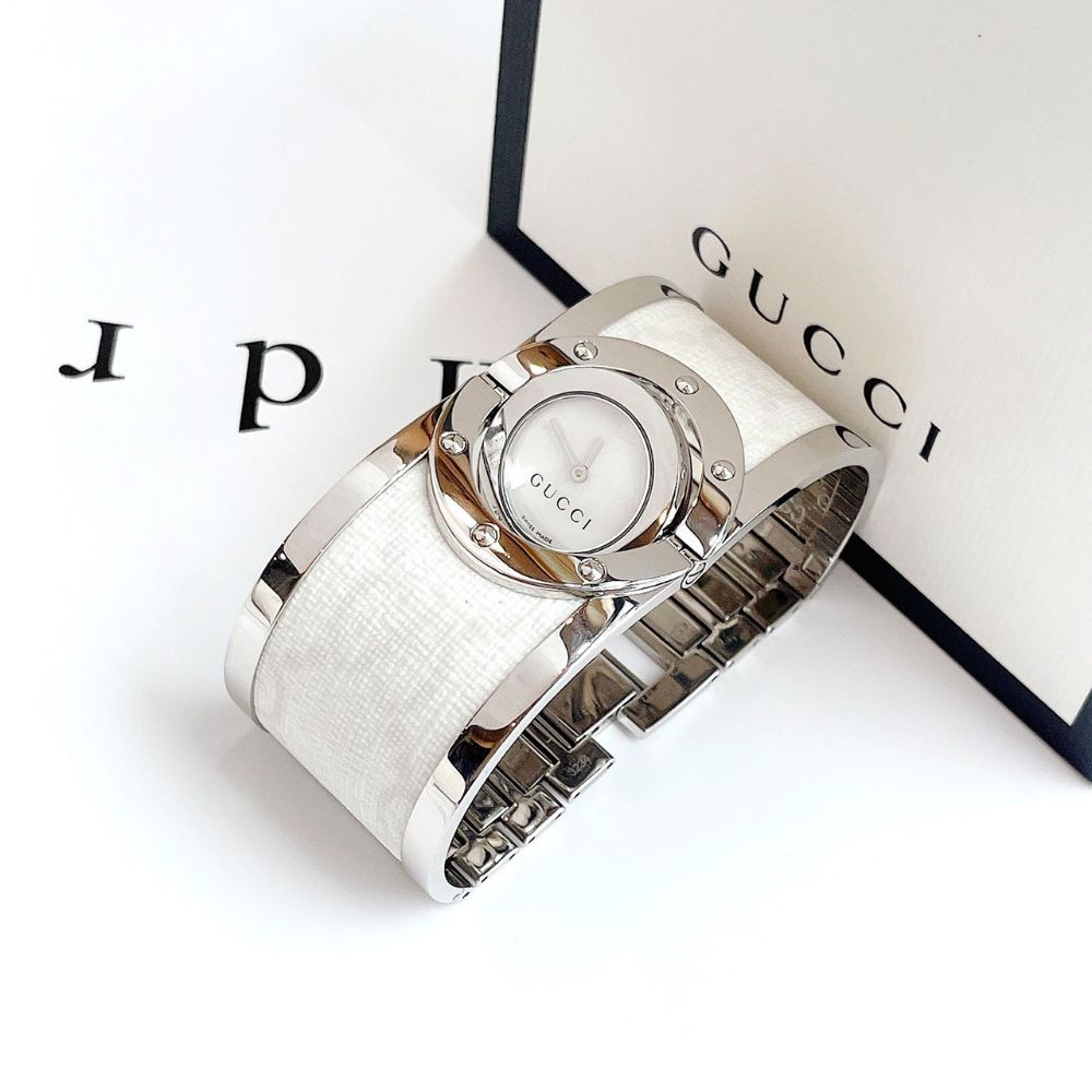 Đồng hồ Gucci Twirl Case mặt trong 23mm