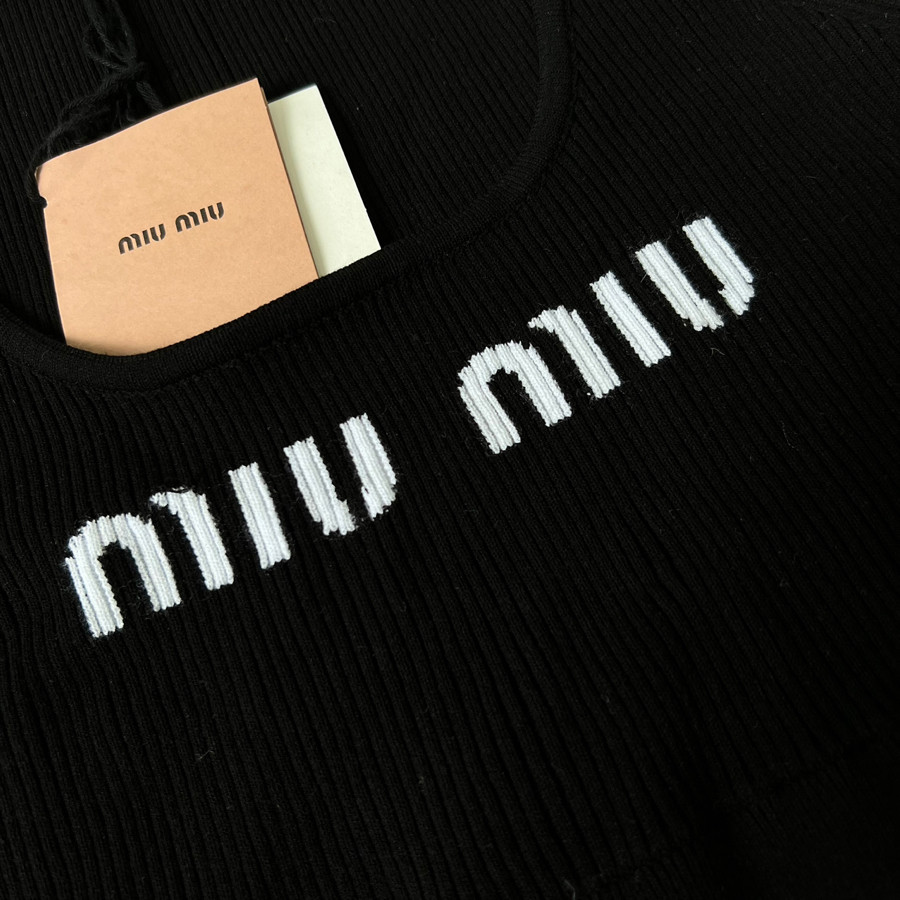 Áo 3 lỗ MiuMiu