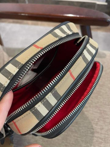 Túi Burberry