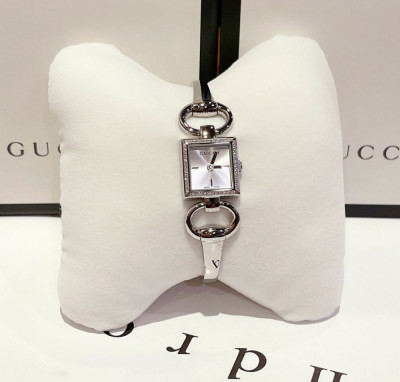 Đồng hồ Gucci Tornavoni Silver diamond  Case 26mm