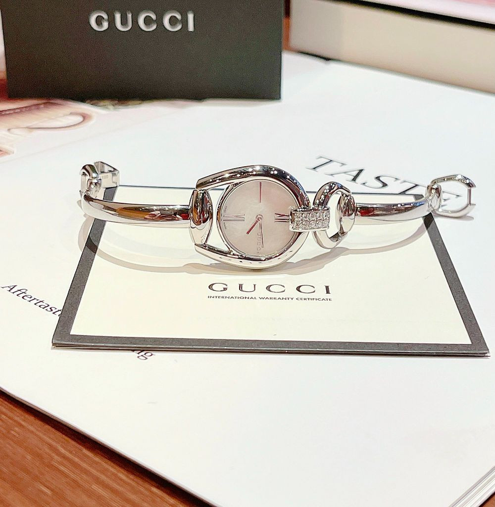 Đồng hồ Gucci Horsebit Collection Mother of Pearl Dial Ladies Watch Case 28mm