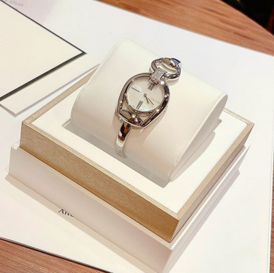 Đồng hồ Gucci Horsebit Collection Mother of Pearl Dial Ladies Watch Case 28mm