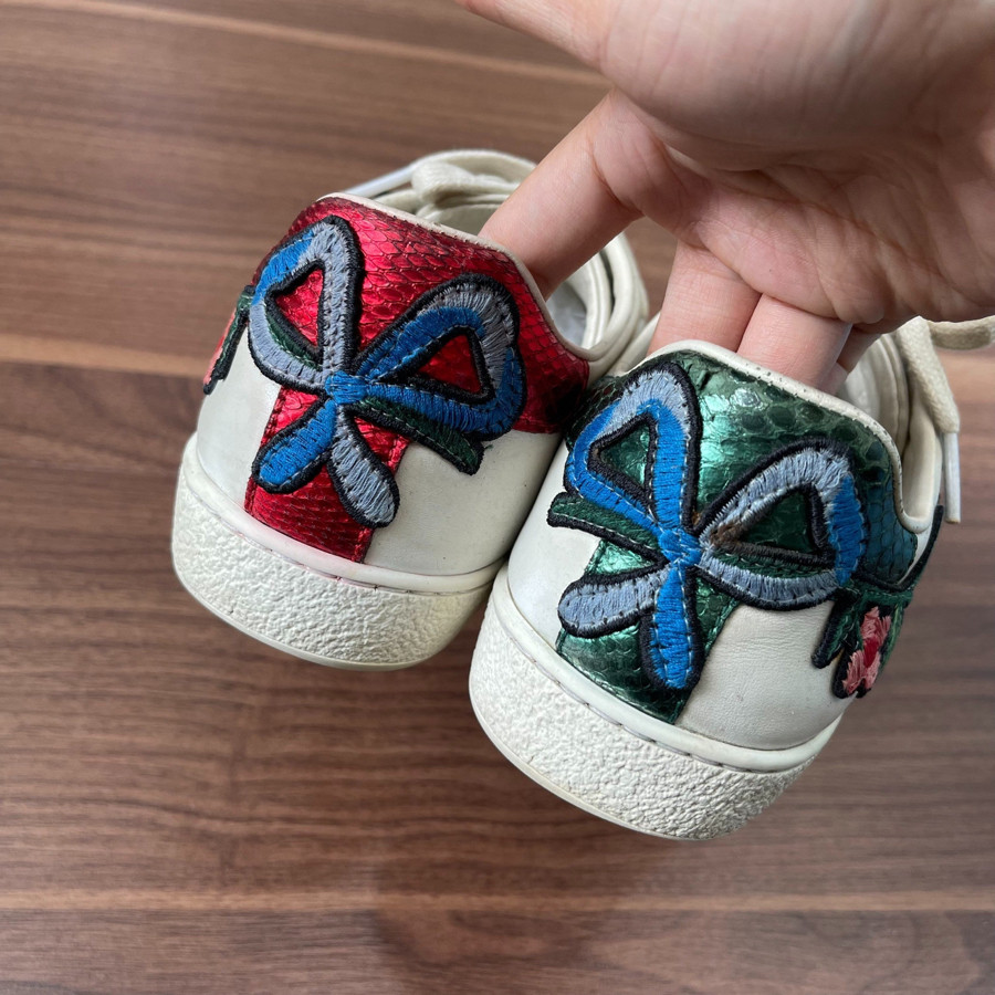 Giày sneaker Gucci hoa