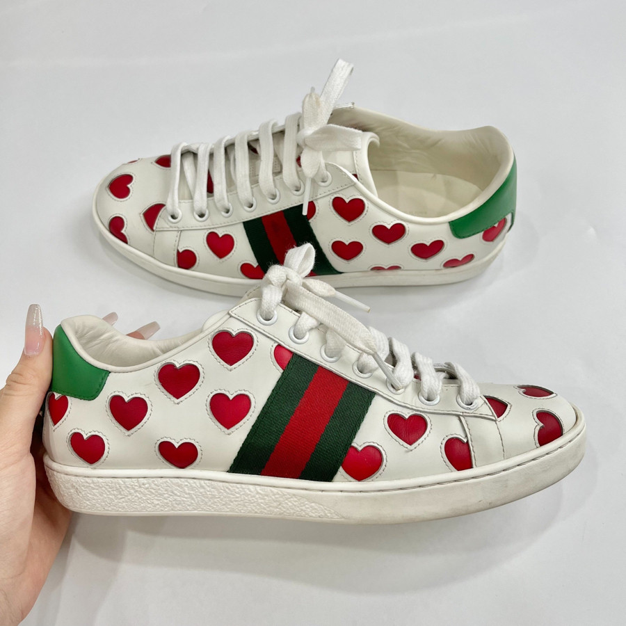 Sneaker Gucci tim xanh