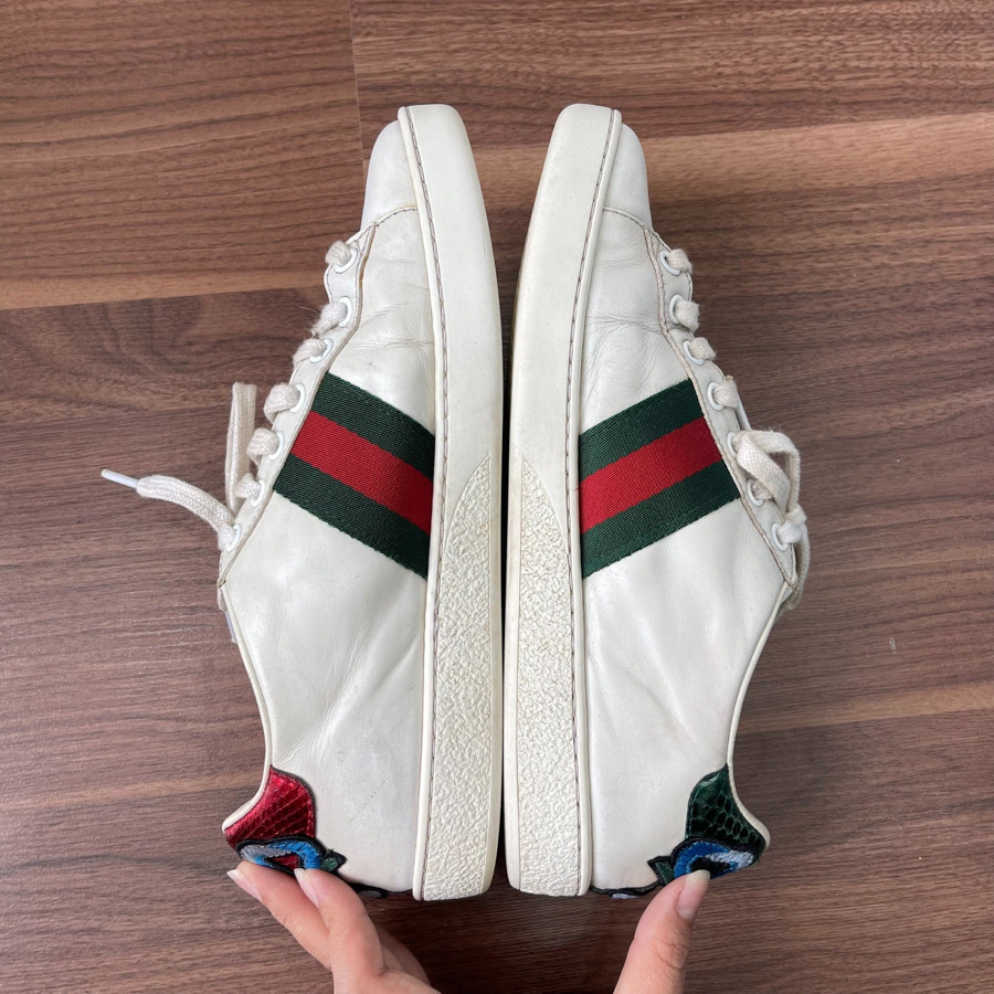 Giày sneaker Gucci hoa