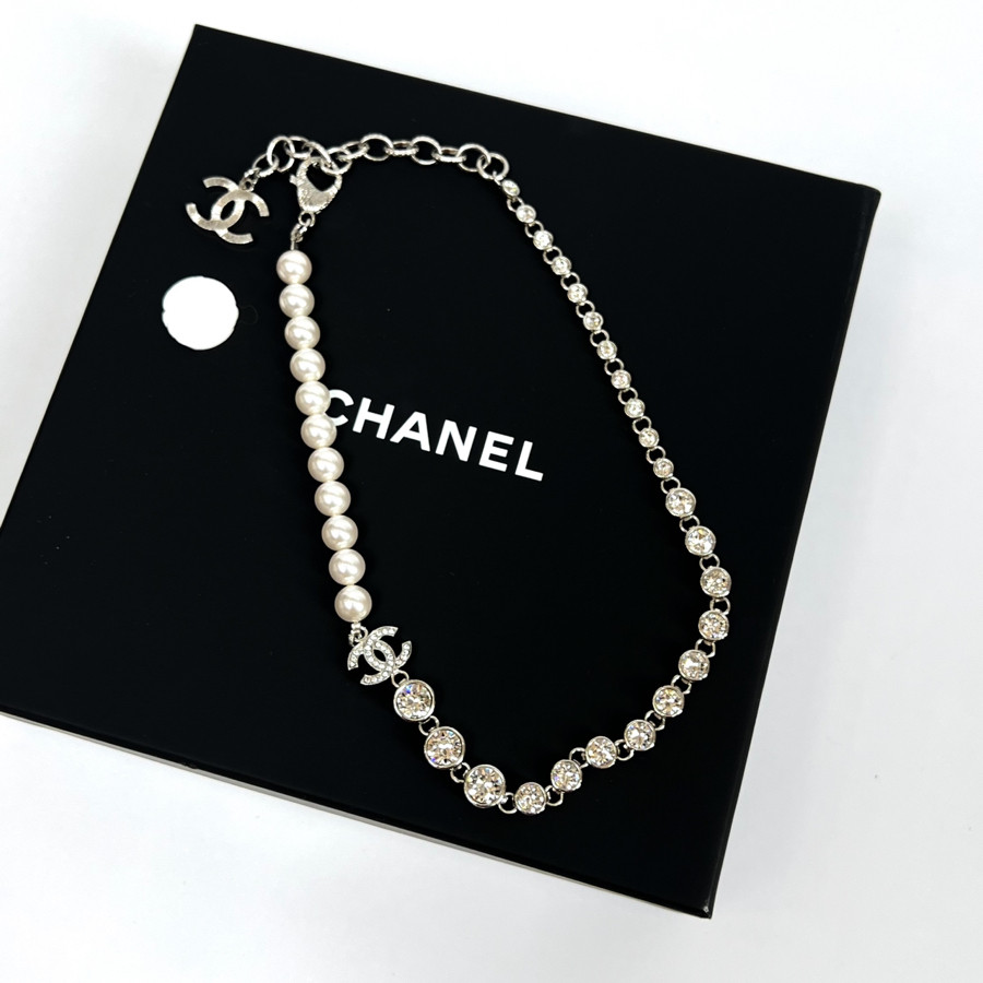 Vòng cổ Chanel