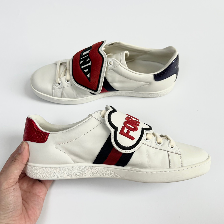 Giày sneaker Gucci môi