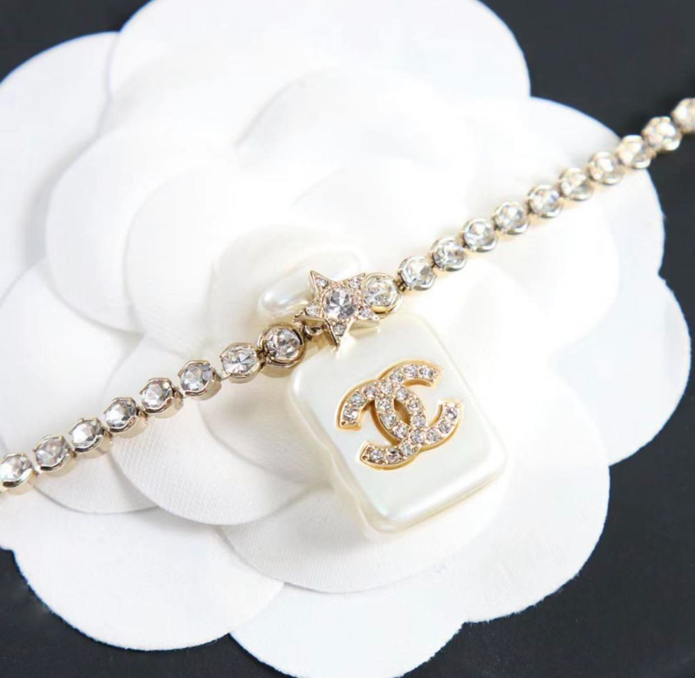 Choker Chanel No.5 siêu đẹp và hiếm