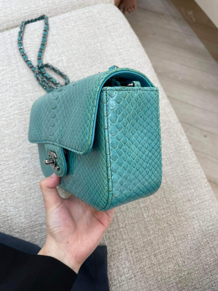 Chanel mini8 sky blue python