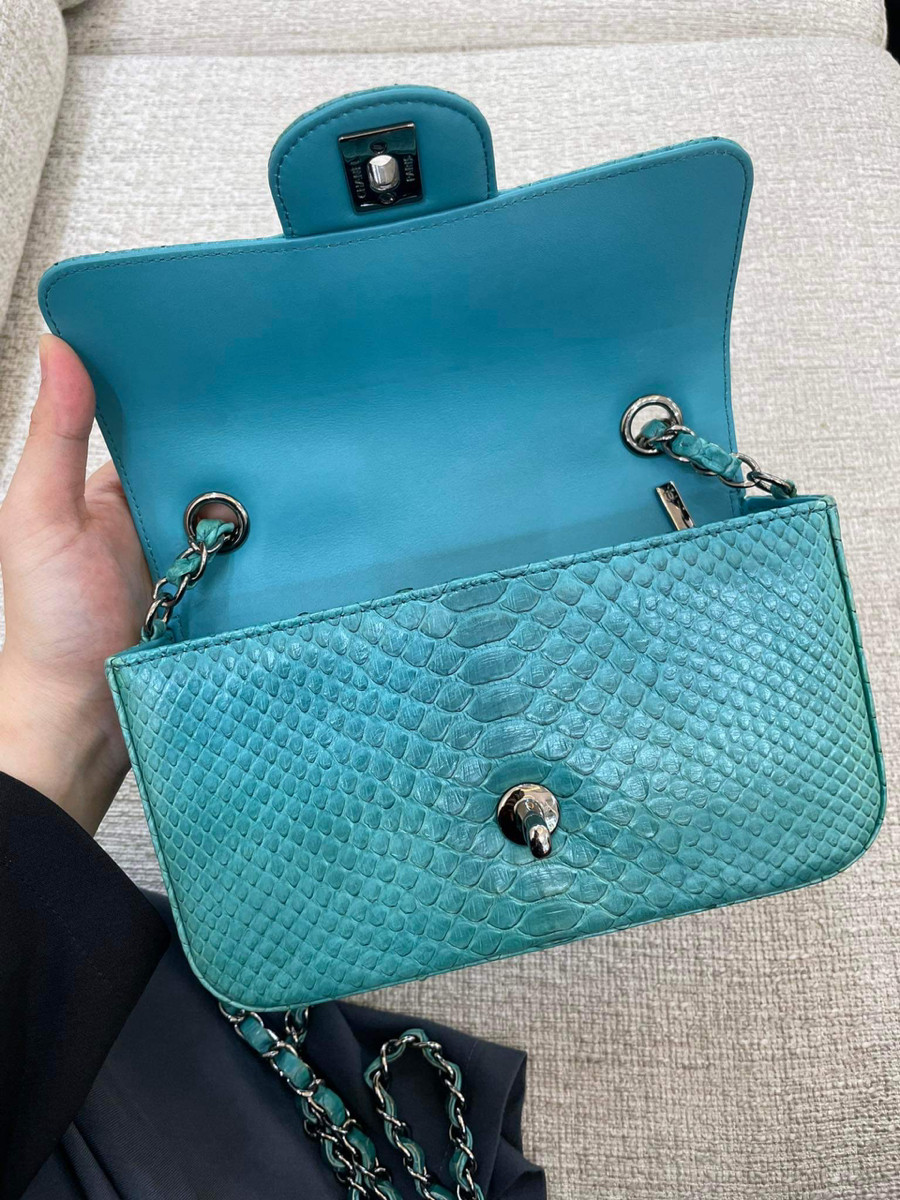 Chanel mini8 sky blue python