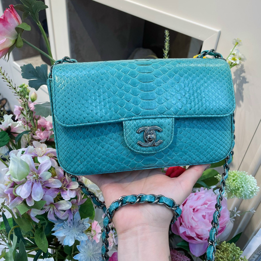 Chanel mini8 sky blue python