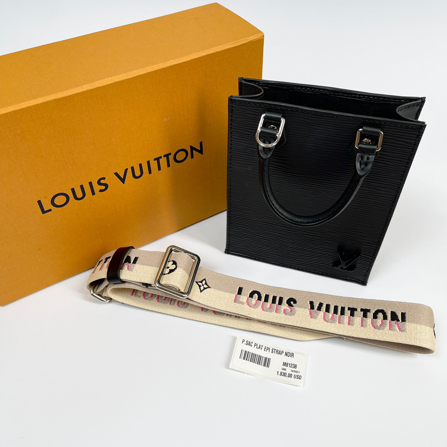 Túi petit Louis Vuitton