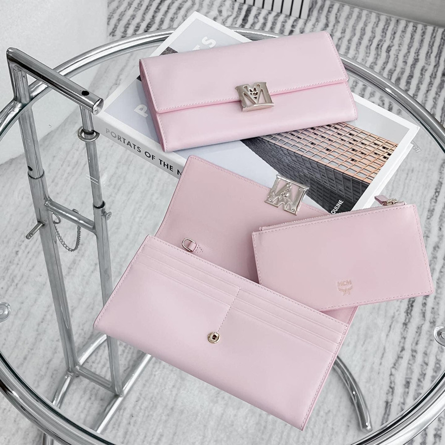 Túi MCM crossbody màu hồng cực tiểu thư tặng kèm thêm 1 card holder 😍