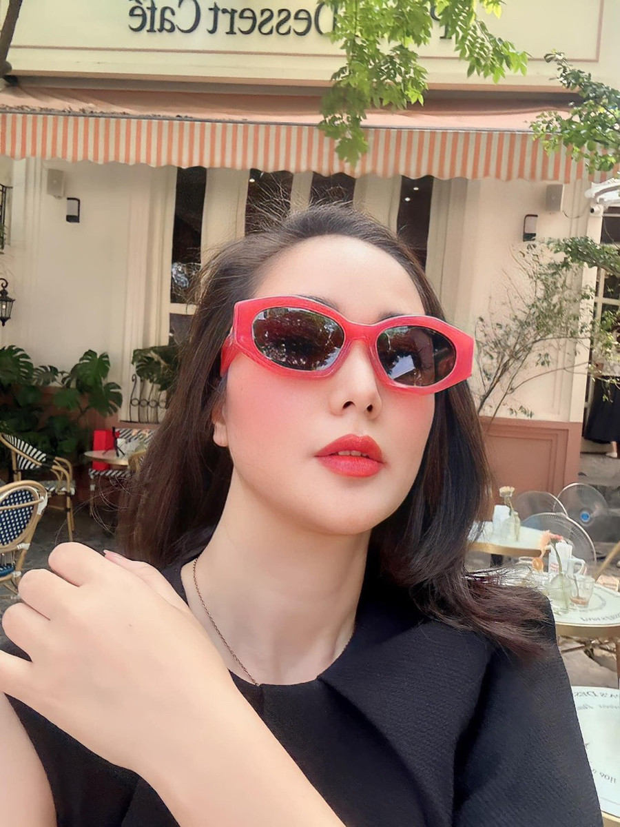 Kính râm Celine Lisa màu siu xinh nhi ✨