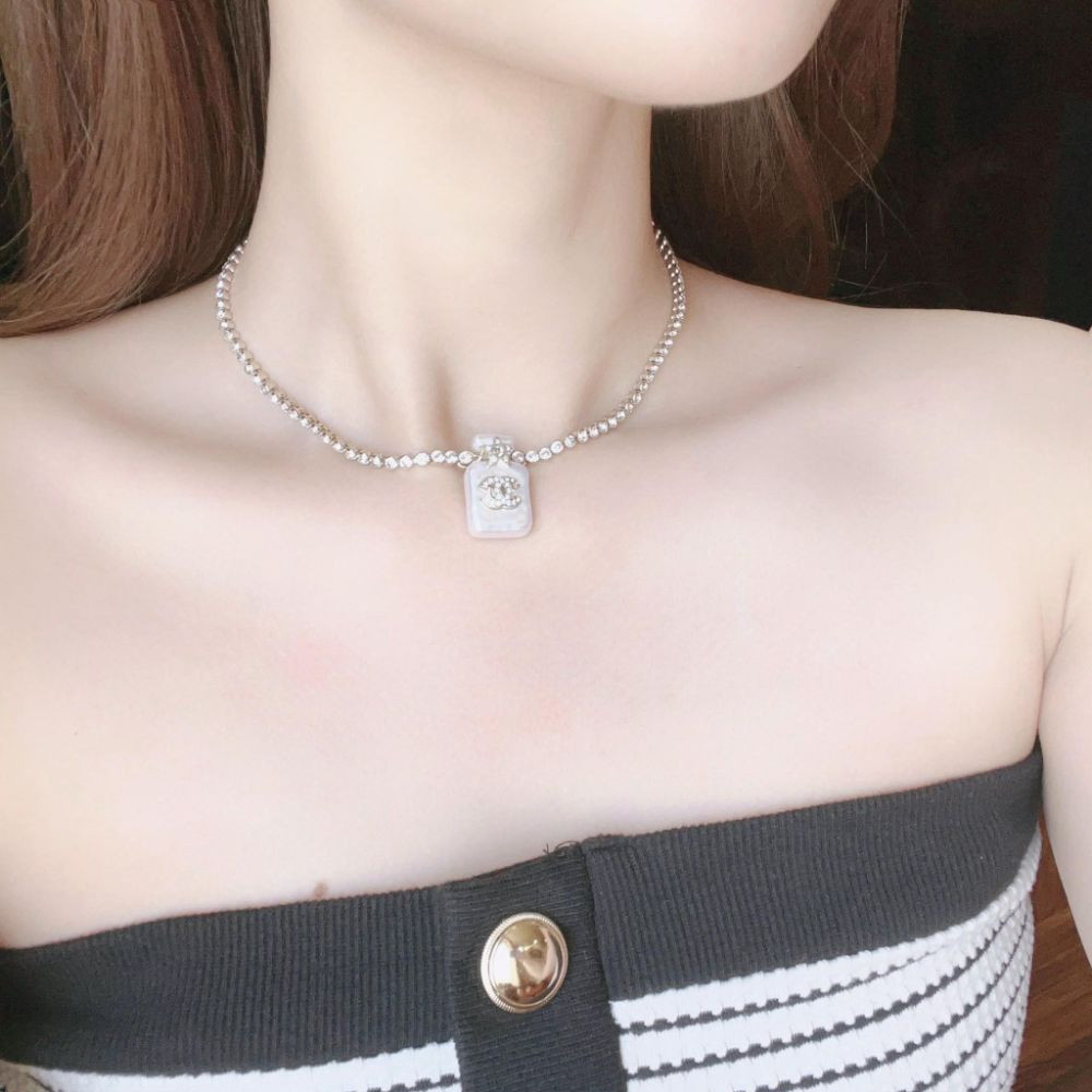 Choker Chanel logo CC full đá