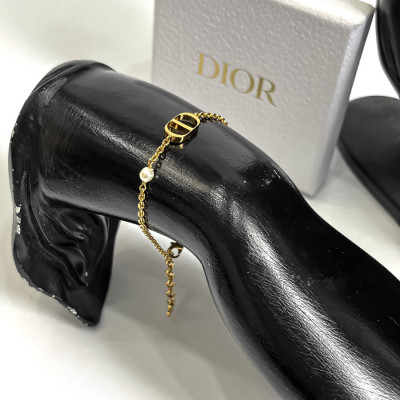 Lắc tay Dior